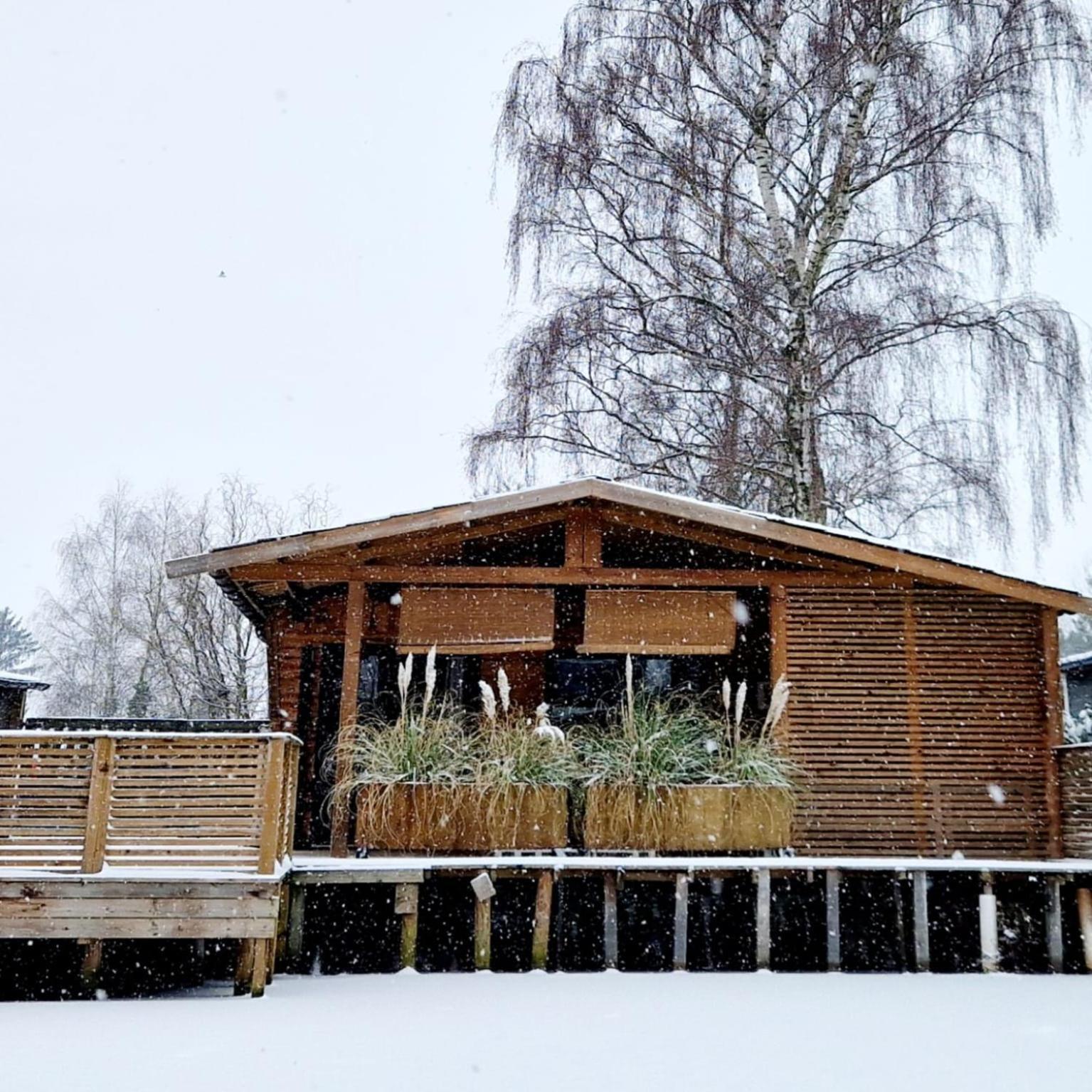גיל Rustig Gelegen Chalet Solvo Met Terras Aan Het Water מראה חיצוני תמונה