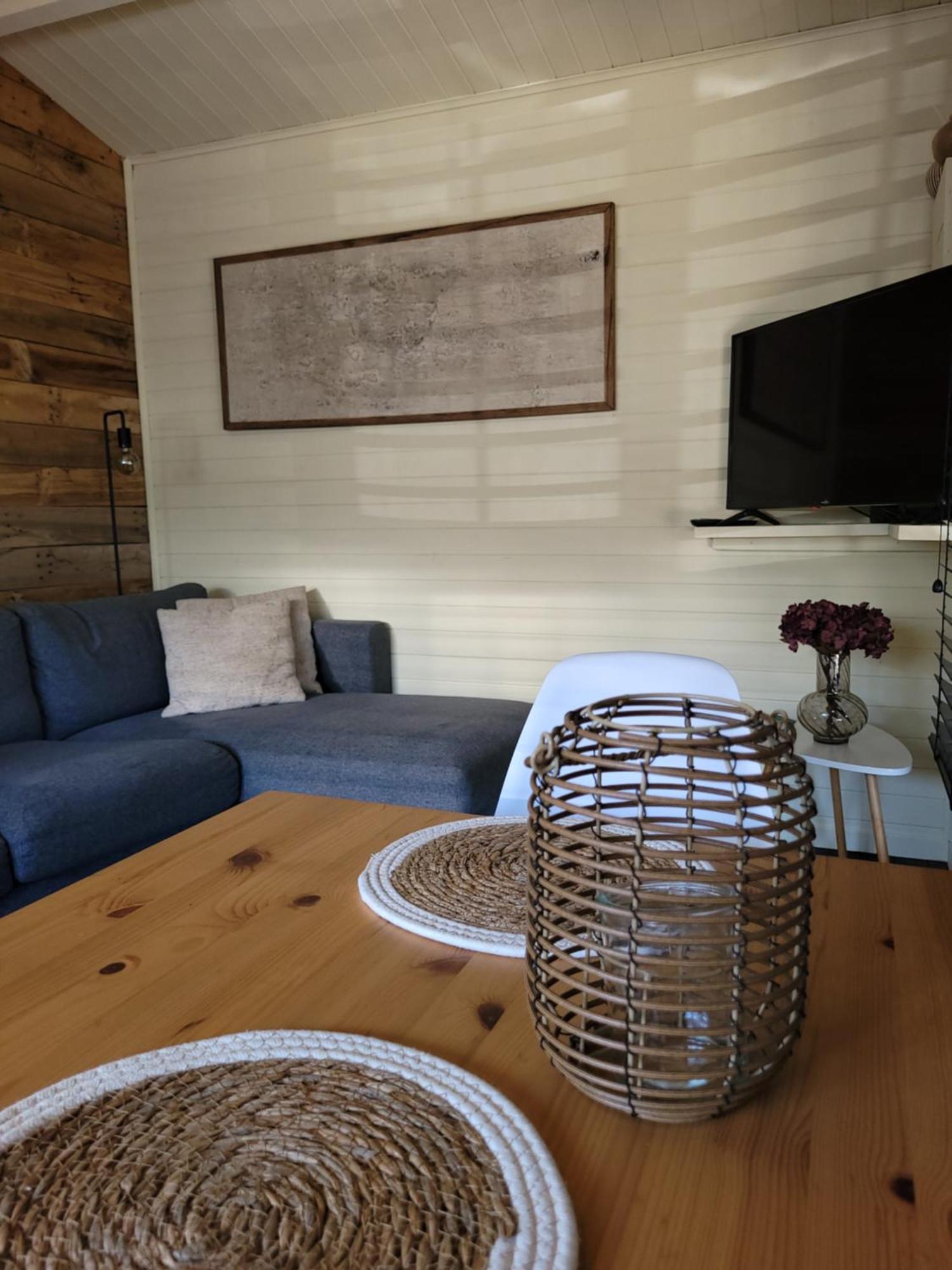 גיל Rustig Gelegen Chalet Solvo Met Terras Aan Het Water מראה חיצוני תמונה