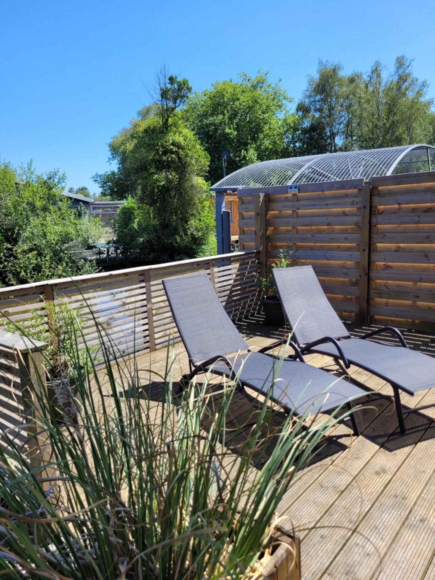 גיל Rustig Gelegen Chalet Solvo Met Terras Aan Het Water מראה חיצוני תמונה